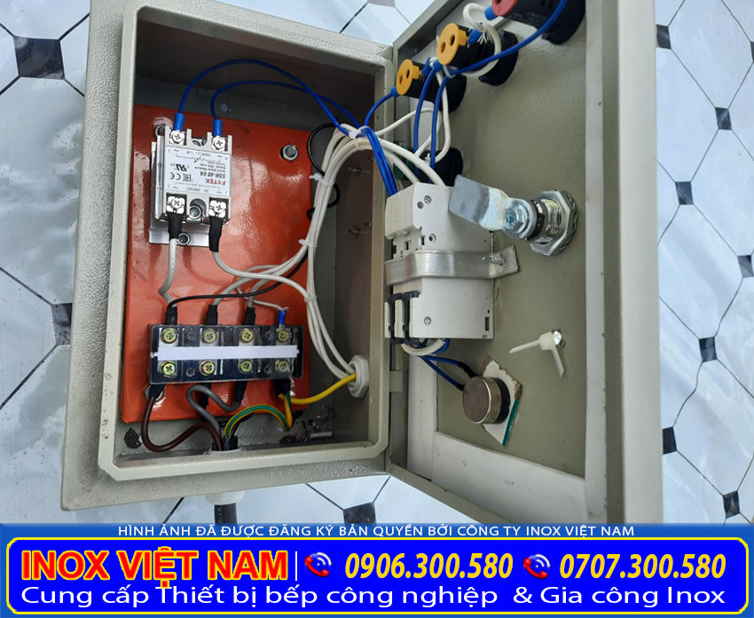 Hộp điều khiển điện của nồi nấu nước sôi công nghiệp