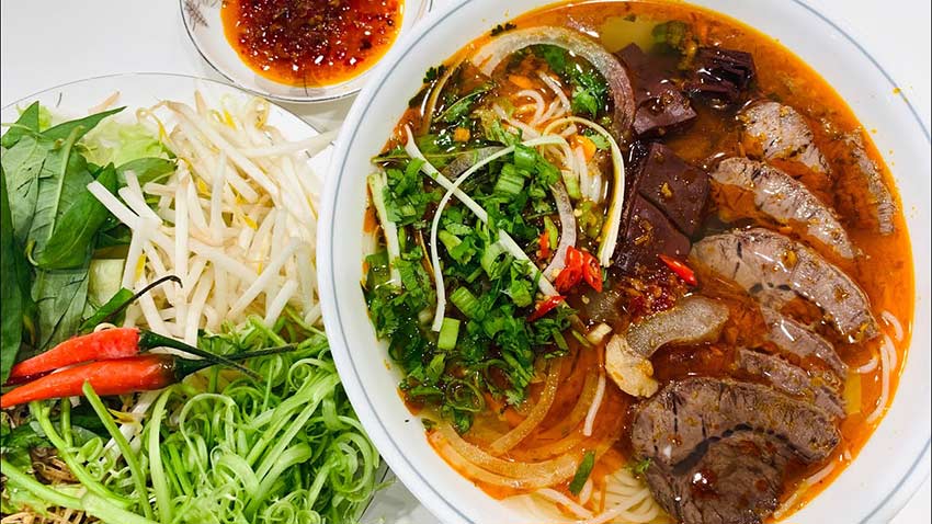 Bún bò Huế thơm ngon